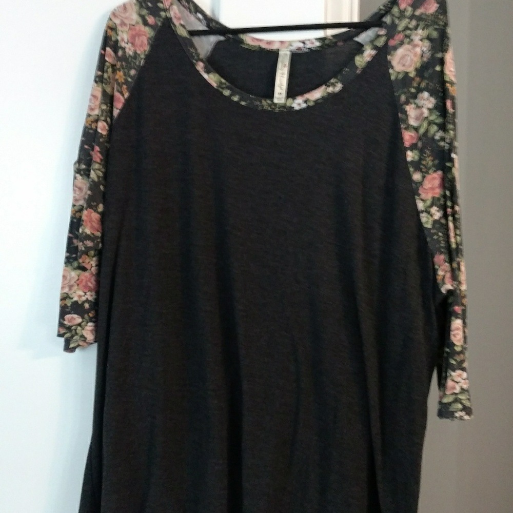 Long sleeve tee